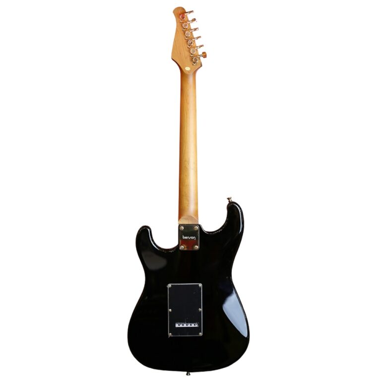 Guitarra Benson Hardy 901 BK/BK Stratocaster Preta com Captadores SSS Gold